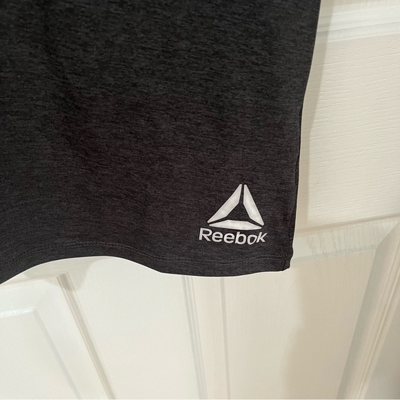 Reebok grey loose and flowy tank top size medium - Picture 3 of 8